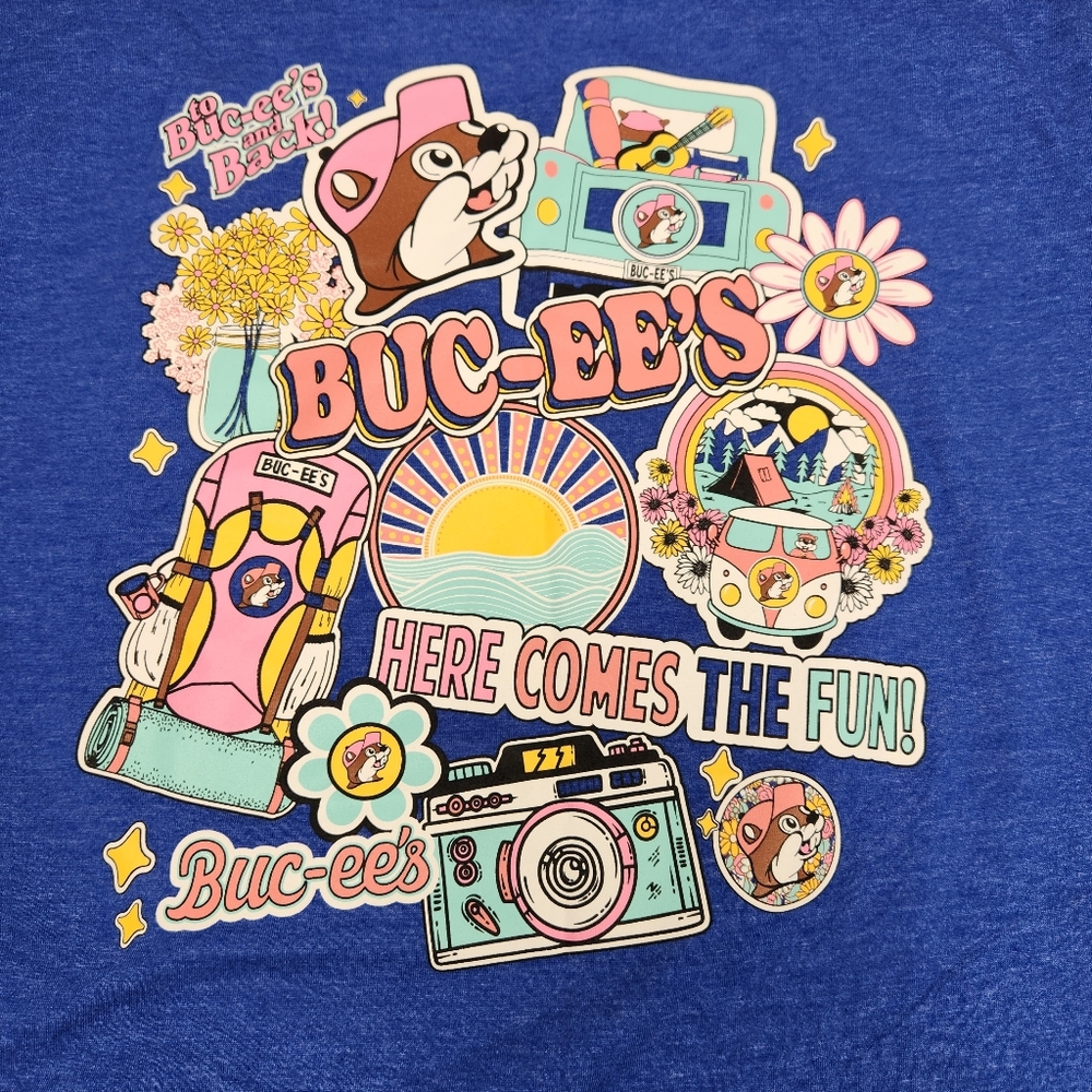 Buc-ees T Shirt Adult Large Blue Here Comes The Fun Graphic Double Sided Floral